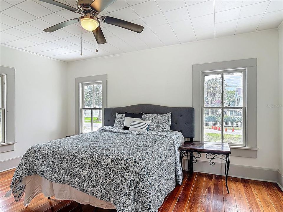 En Venta: $399,000 (5 camas, 3 baños, 2275 Pies cuadrados)