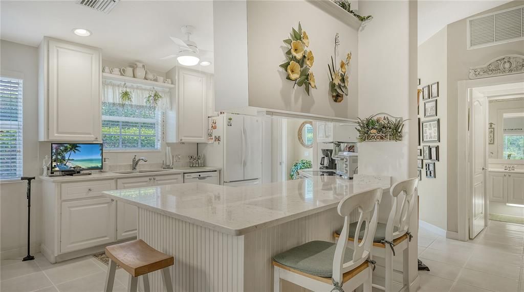 待售: $421,000 (2 贝兹, 2 浴室, 1534 平方英尺)