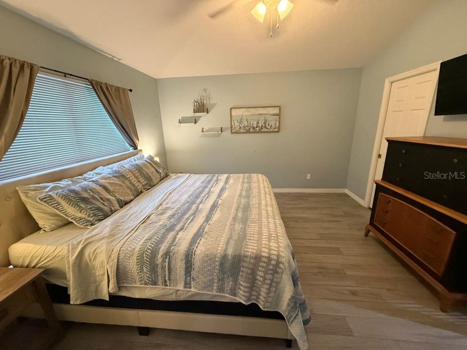 For Sale: $365,000 (3 beds, 2 baths, 1306 Square Feet)