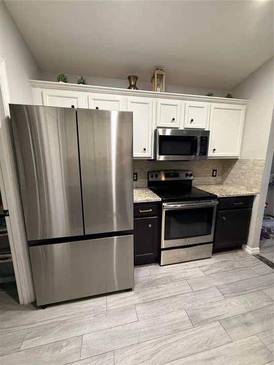 For Sale: $365,000 (3 beds, 2 baths, 1306 Square Feet)