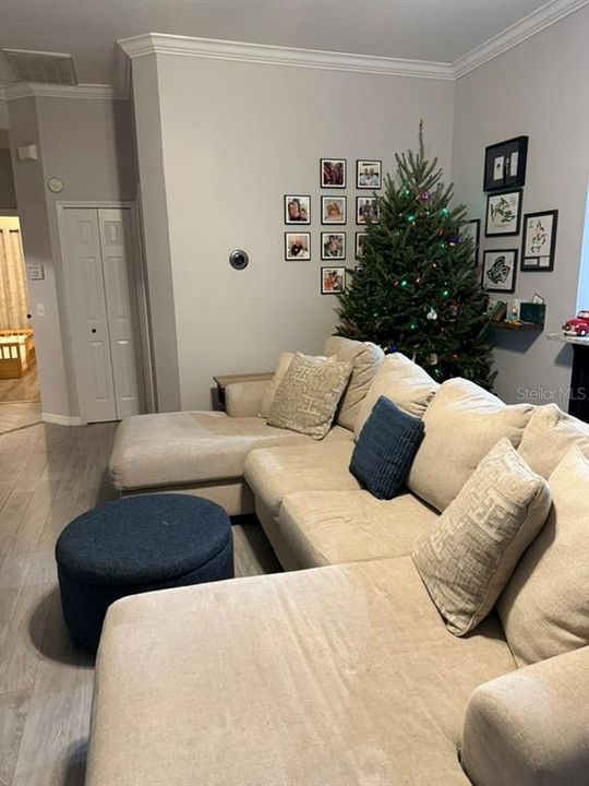 For Sale: $365,000 (3 beds, 2 baths, 1306 Square Feet)