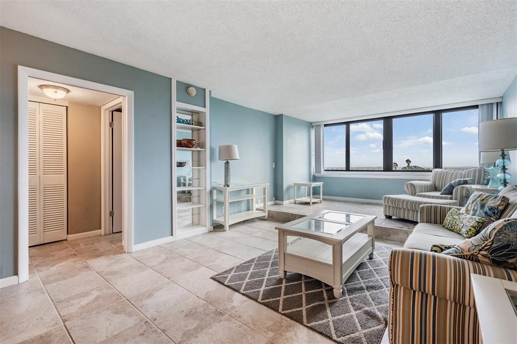 待售: $229,900 (2 贝兹, 2 浴室, 1050 平方英尺)