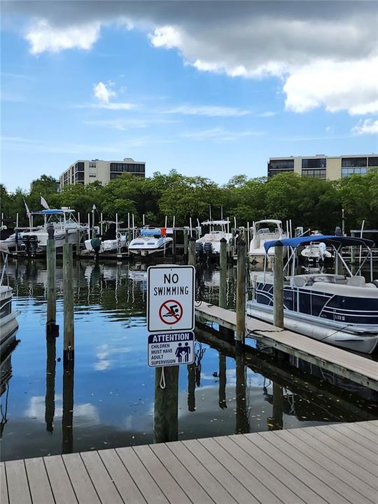 待售: $229,900 (2 贝兹, 2 浴室, 1050 平方英尺)