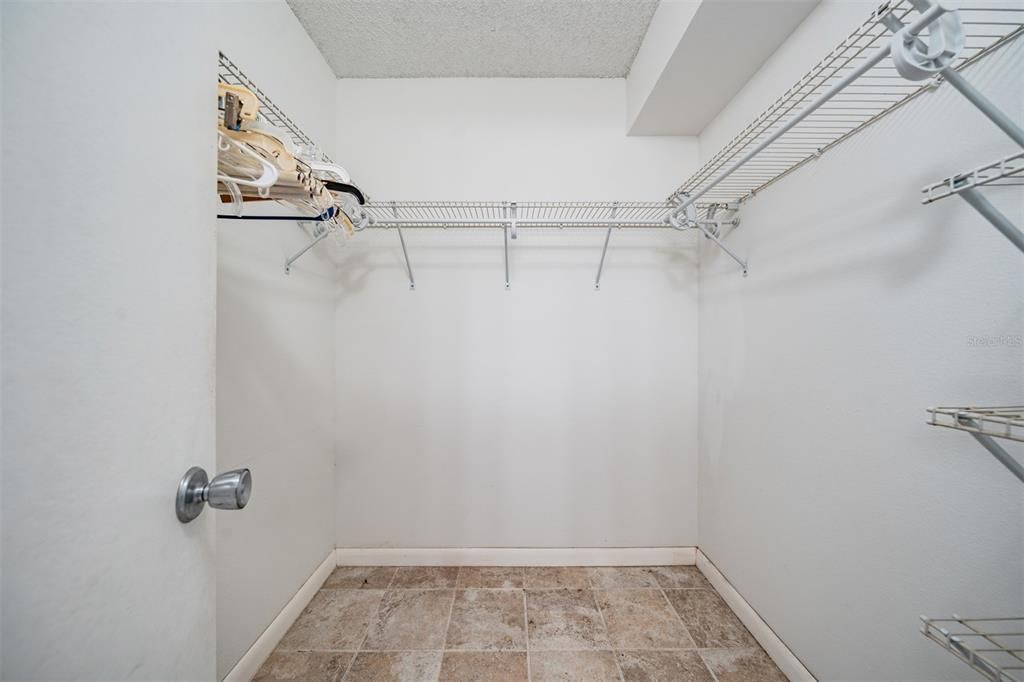 待售: $229,900 (2 贝兹, 2 浴室, 1050 平方英尺)