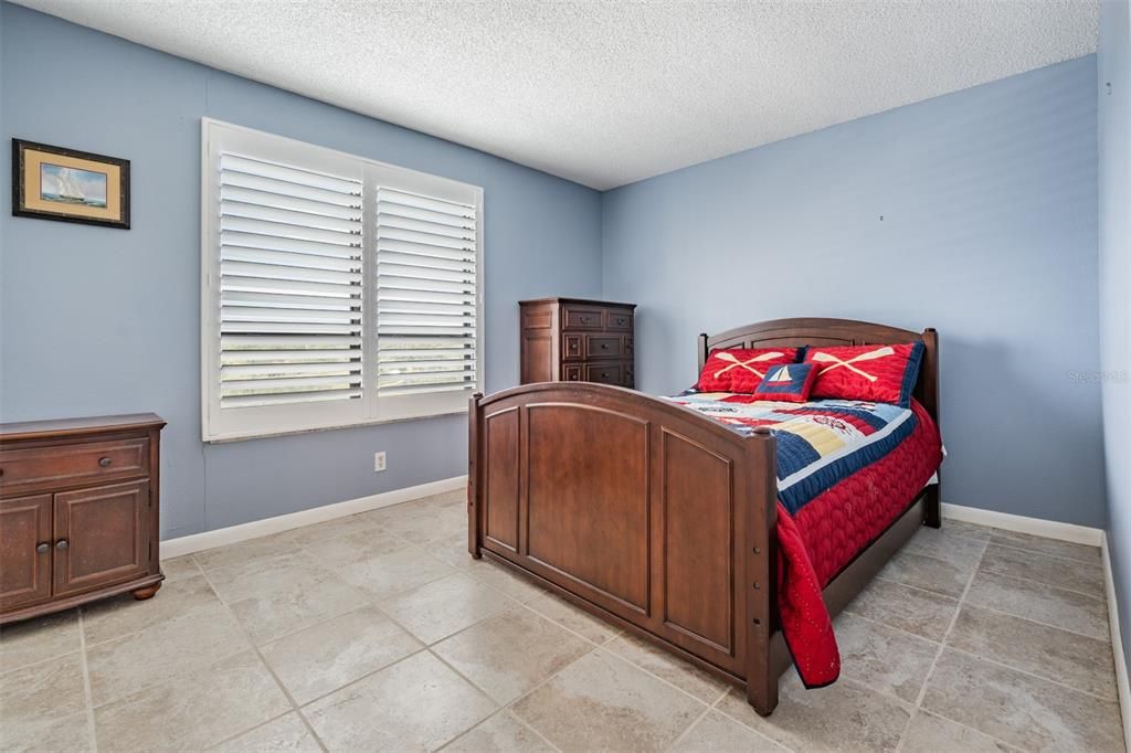 待售: $229,900 (2 贝兹, 2 浴室, 1050 平方英尺)