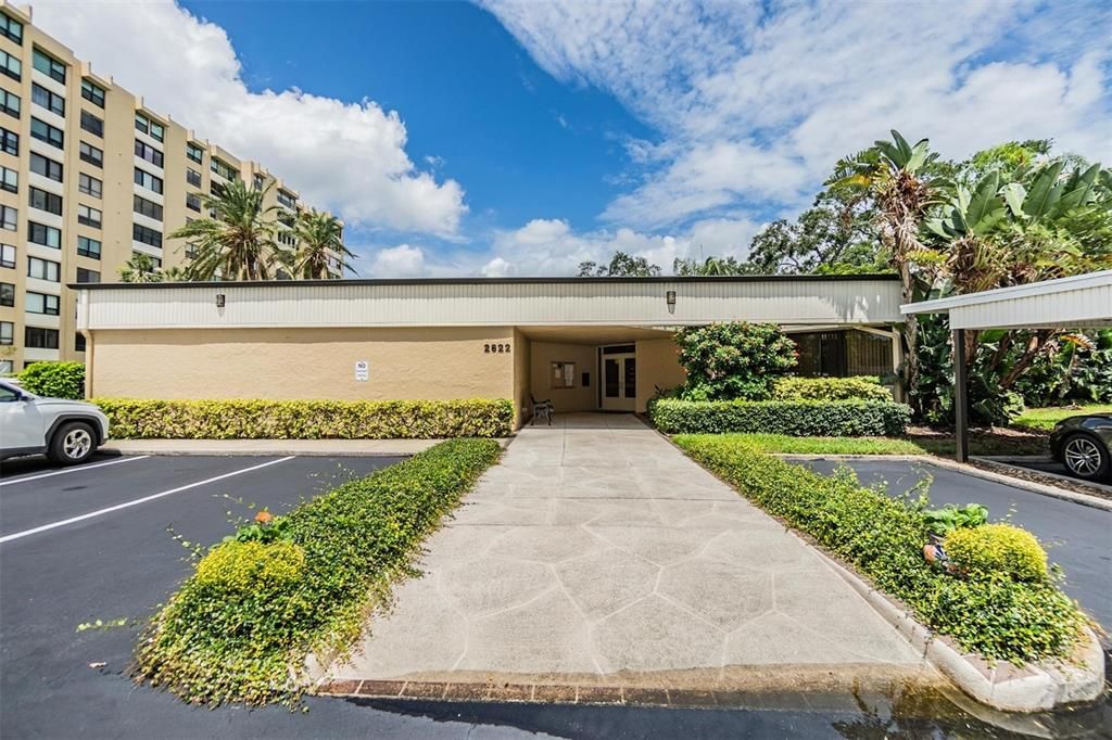 待售: $229,900 (2 贝兹, 2 浴室, 1050 平方英尺)