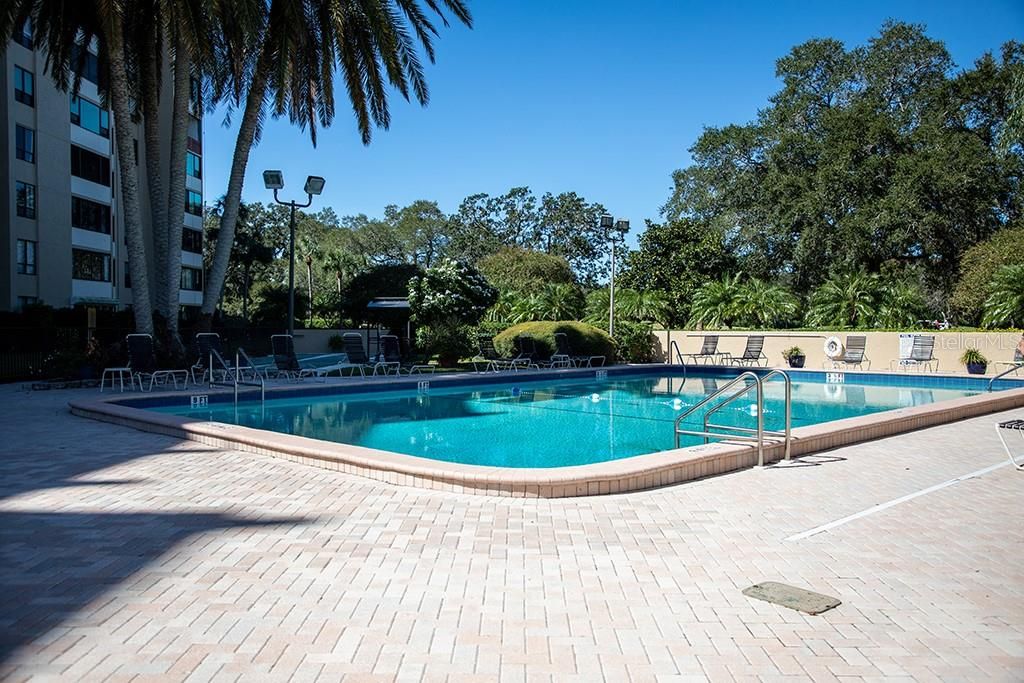 待售: $229,900 (2 贝兹, 2 浴室, 1050 平方英尺)