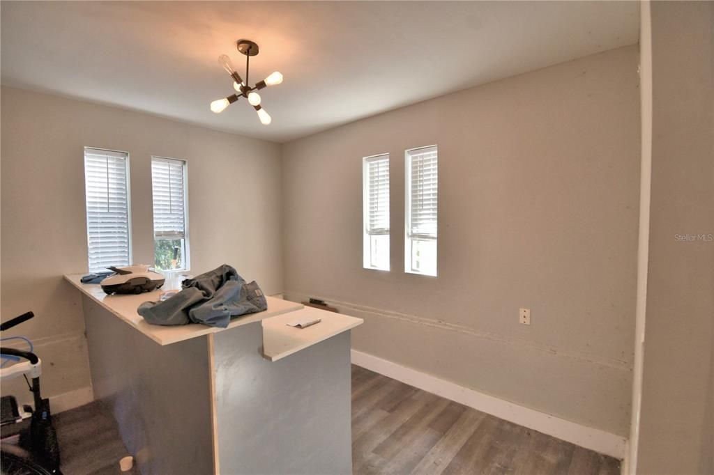 For Sale: $350,000 (5 beds, 2 baths, 2078 Square Feet)