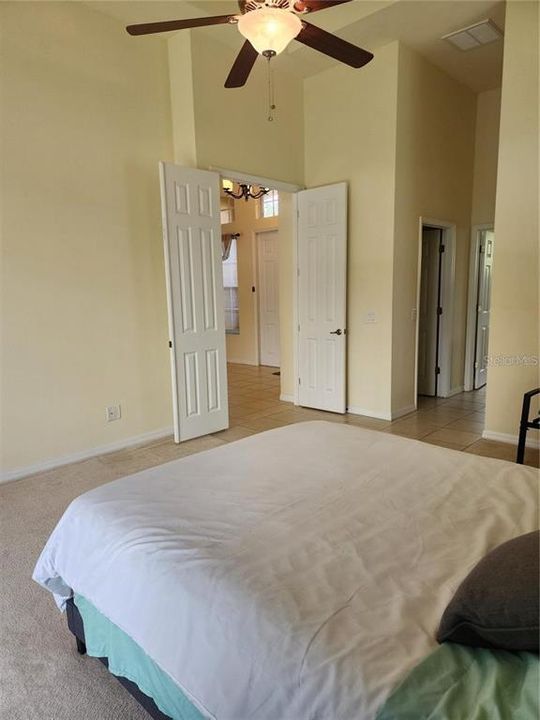 For Rent: $1,600 (1 beds, 1 baths, 920 Square Feet)