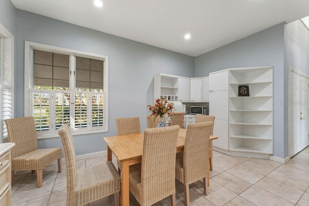 待售: $850,000 (4 贝兹, 3 浴室, 4274 平方英尺)