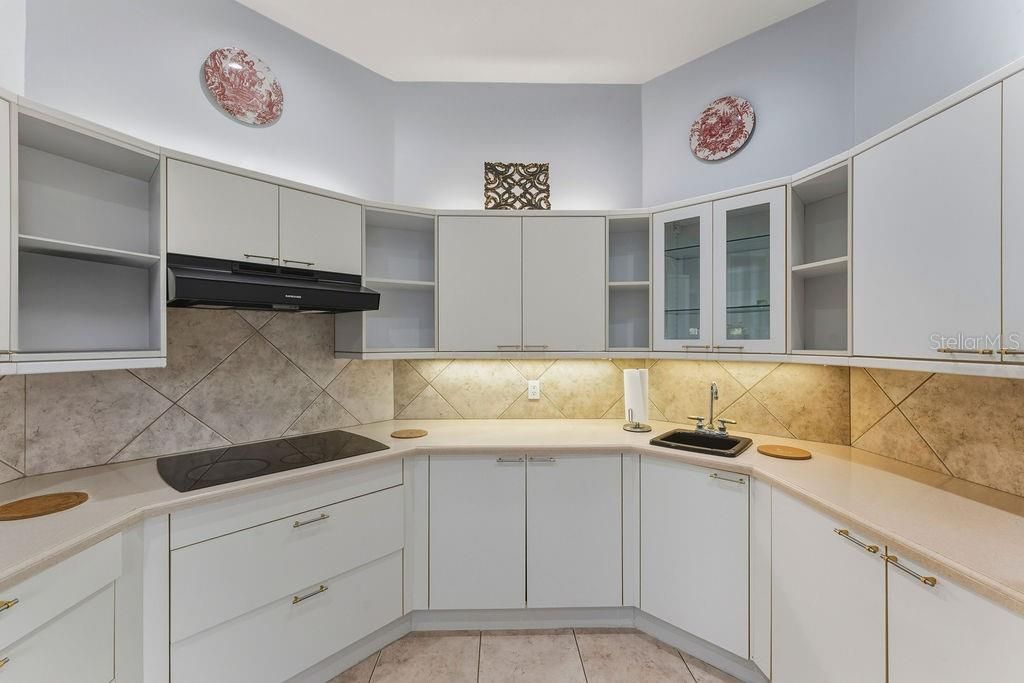 待售: $850,000 (4 贝兹, 3 浴室, 4274 平方英尺)