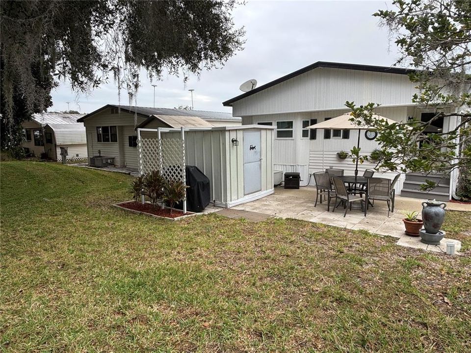 For Sale: $116,900 (2 beds, 1 baths, 816 Square Feet)