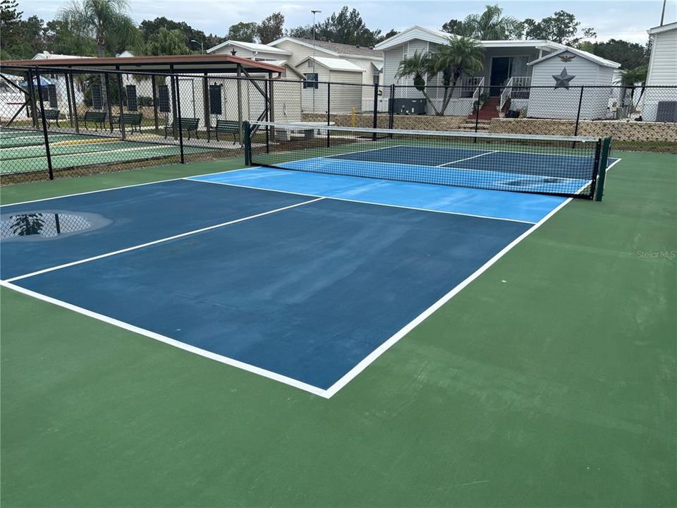 For Sale: $116,900 (2 beds, 1 baths, 816 Square Feet)