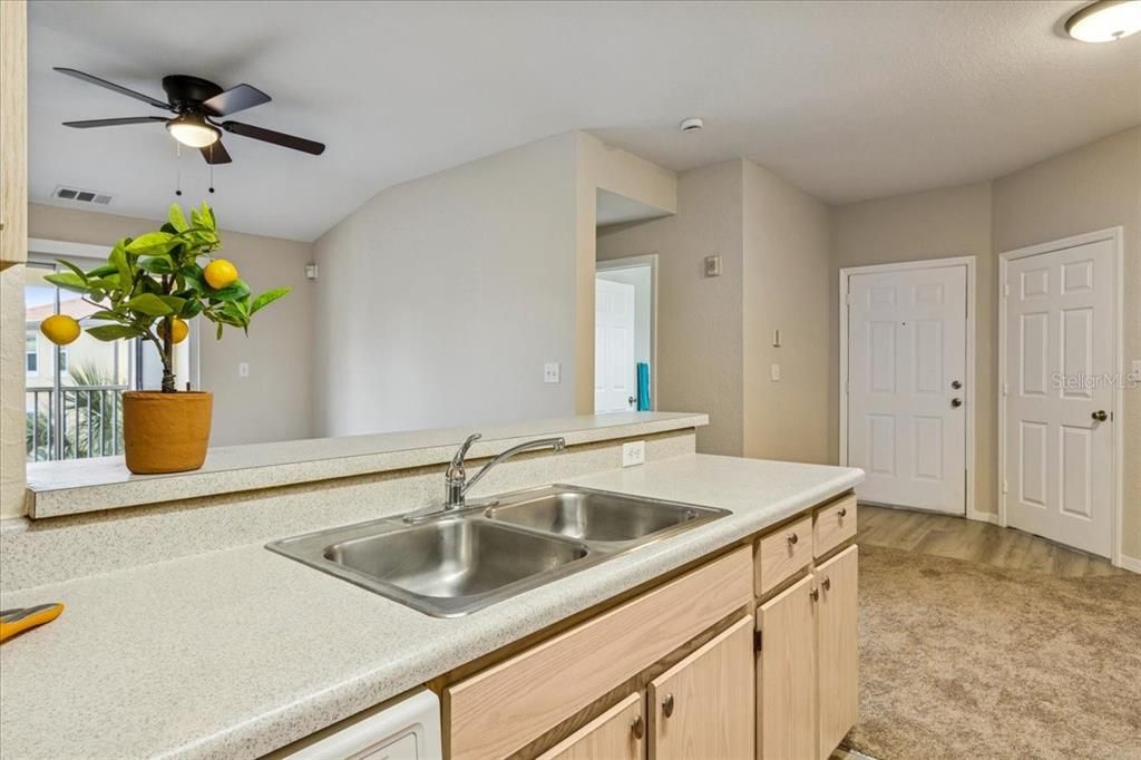 En Venta: $164,900 (1 camas, 1 baños, 734 Pies cuadrados)