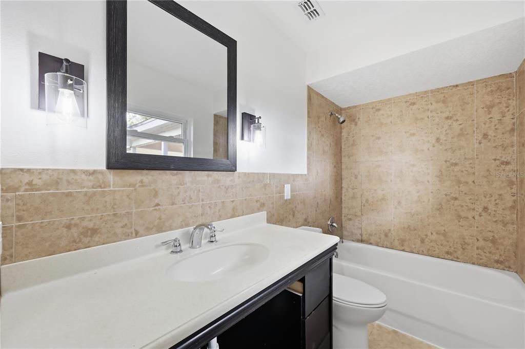 For Sale: $475,000 (3 beds, 3 baths, 1370 Square Feet)