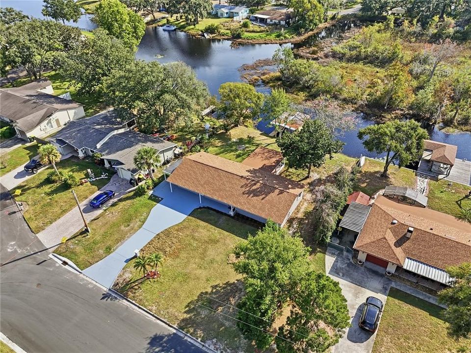 For Sale: $475,000 (3 beds, 3 baths, 1370 Square Feet)