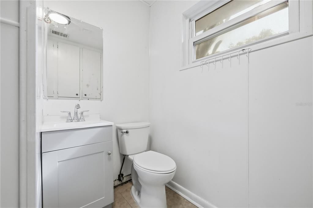 For Sale: $475,000 (3 beds, 3 baths, 1370 Square Feet)