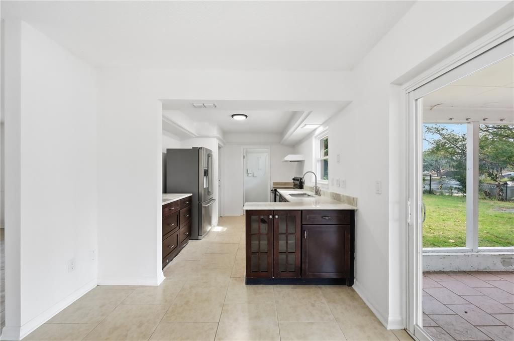 For Sale: $475,000 (3 beds, 3 baths, 1370 Square Feet)