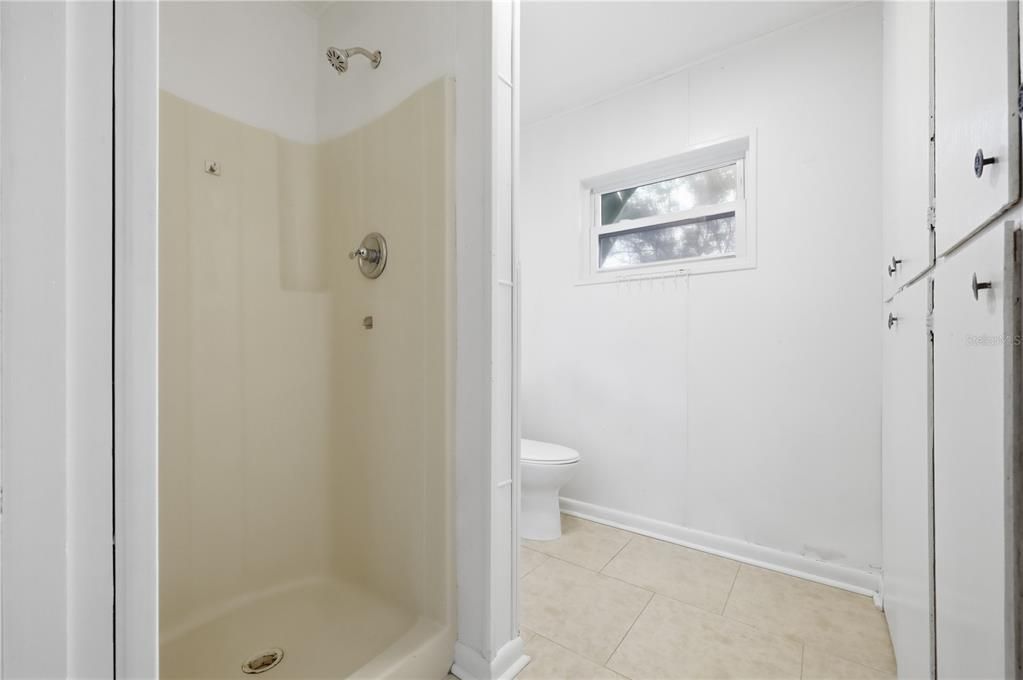 For Sale: $475,000 (3 beds, 3 baths, 1370 Square Feet)