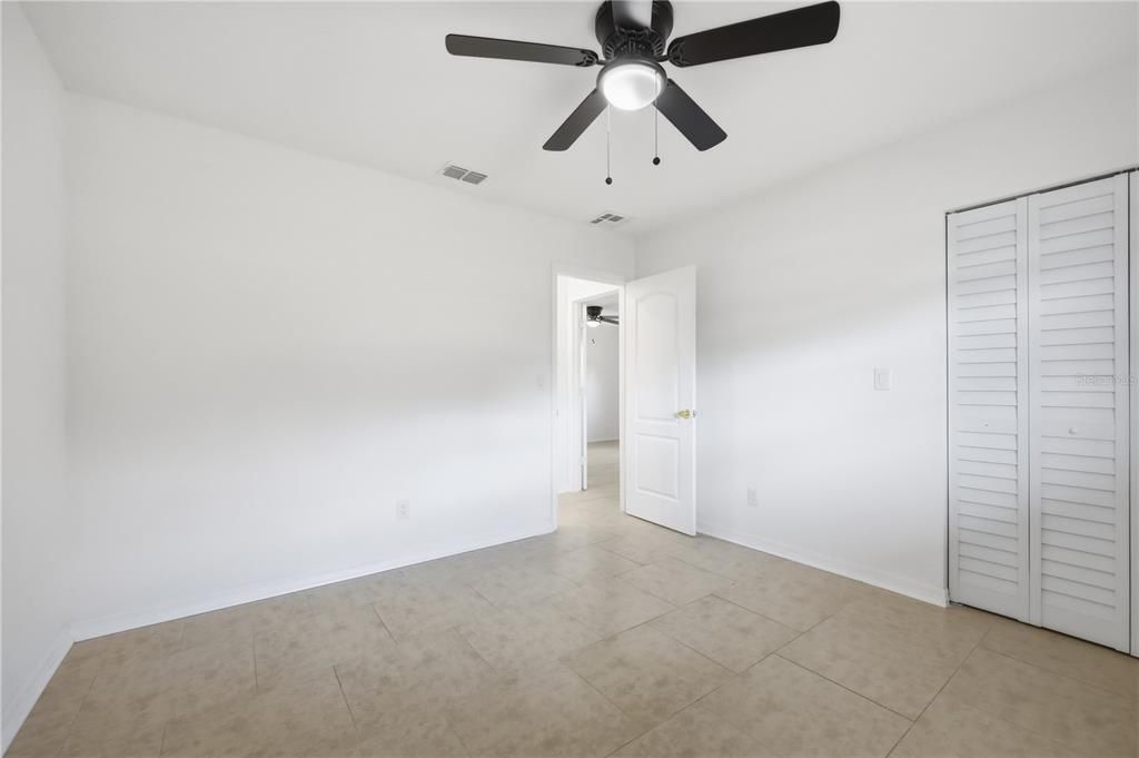 For Sale: $475,000 (3 beds, 3 baths, 1370 Square Feet)