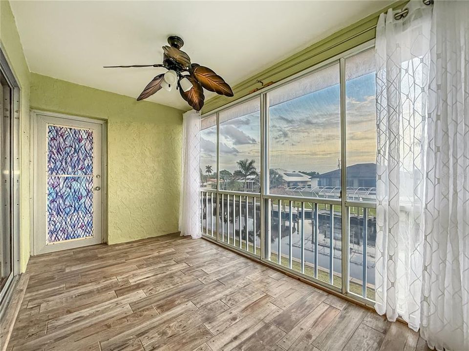 For Sale: $189,000 (2 beds, 2 baths, 1140 Square Feet)