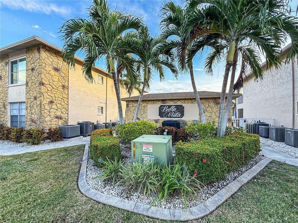 For Sale: $189,000 (2 beds, 2 baths, 1140 Square Feet)