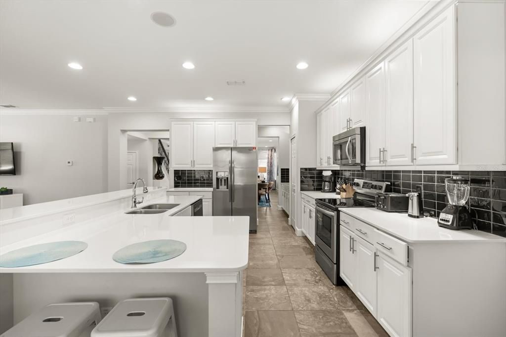 На продажу: $535,000 (6 спален, 5 ванн, 3507 Квадратных фут)