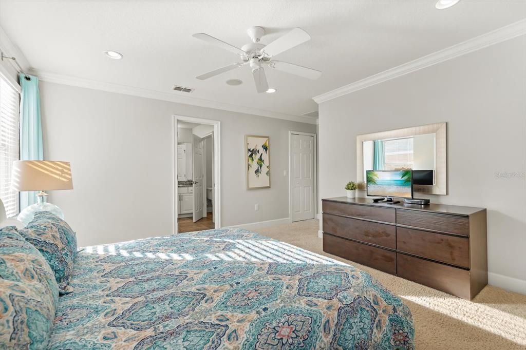 На продажу: $535,000 (6 спален, 5 ванн, 3507 Квадратных фут)