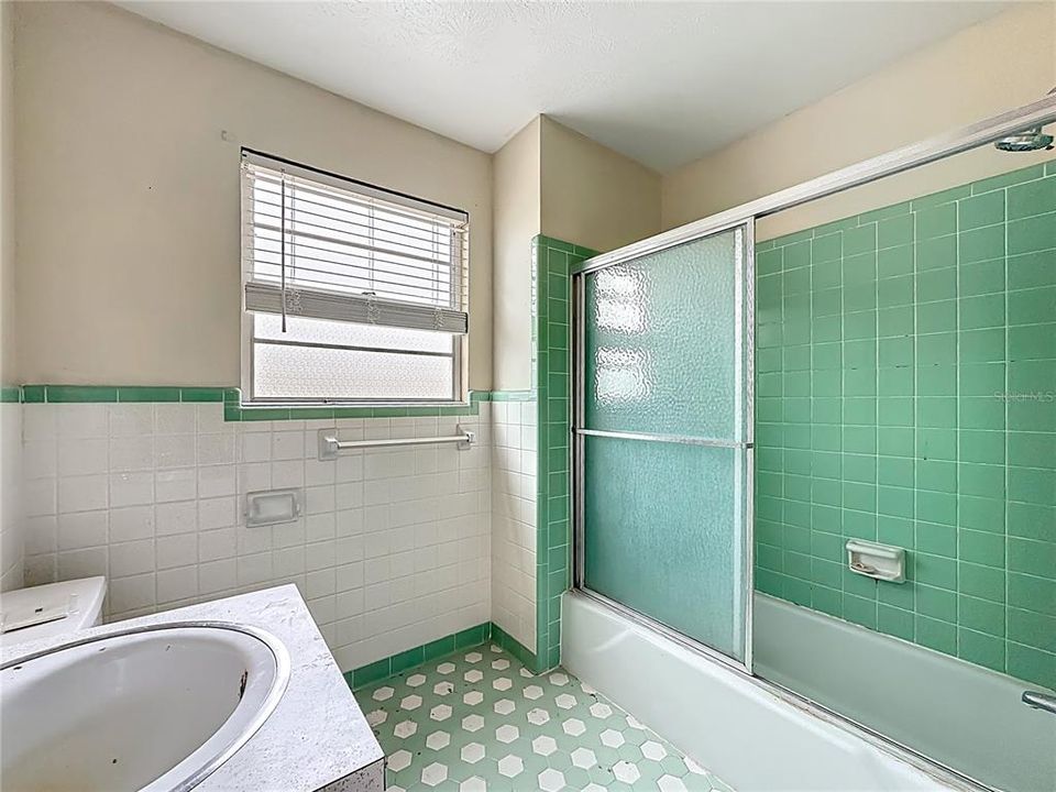 For Sale: $429,000 (4 beds, 3 baths, 2421 Square Feet)