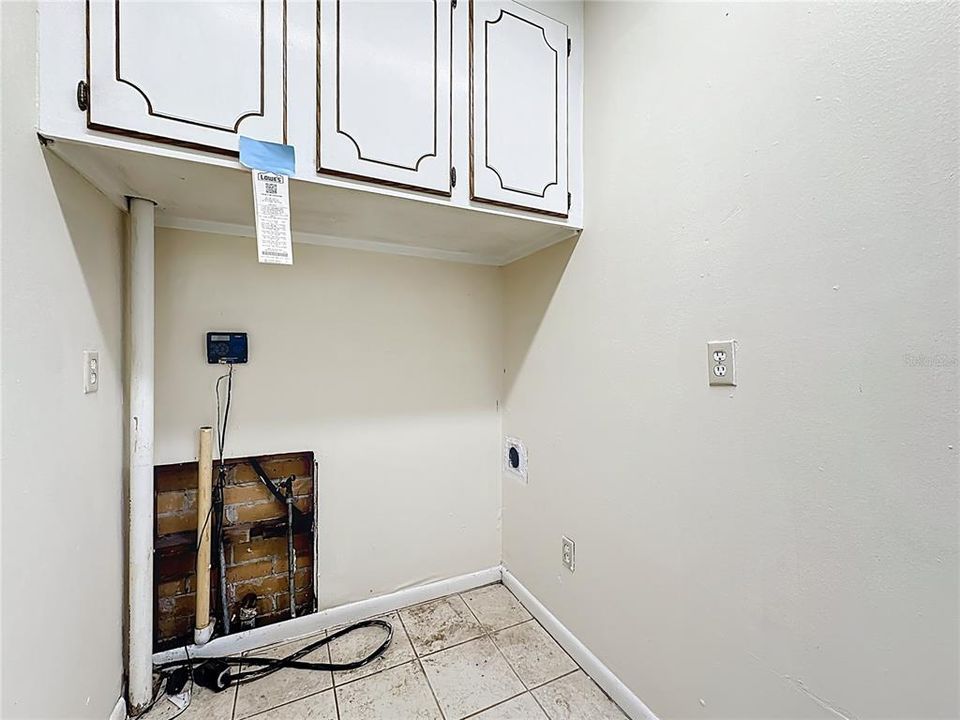 For Sale: $429,000 (4 beds, 3 baths, 2421 Square Feet)