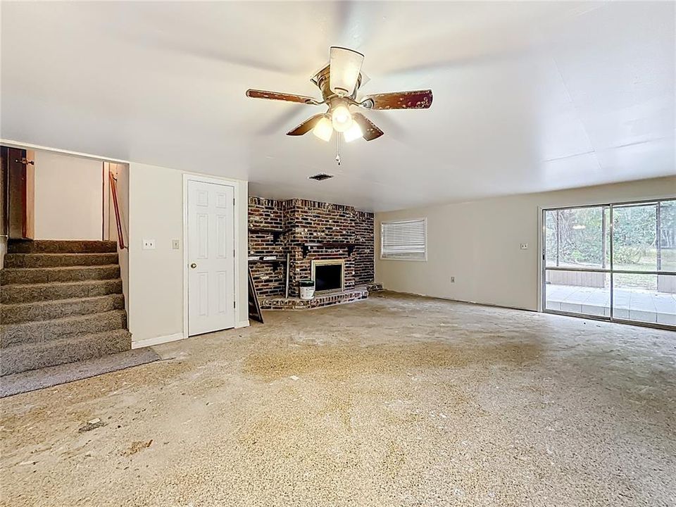 For Sale: $429,000 (4 beds, 3 baths, 2421 Square Feet)