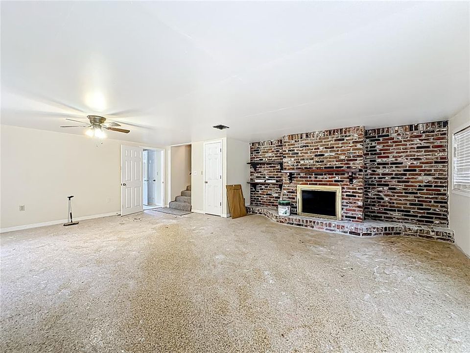 For Sale: $429,000 (4 beds, 3 baths, 2421 Square Feet)