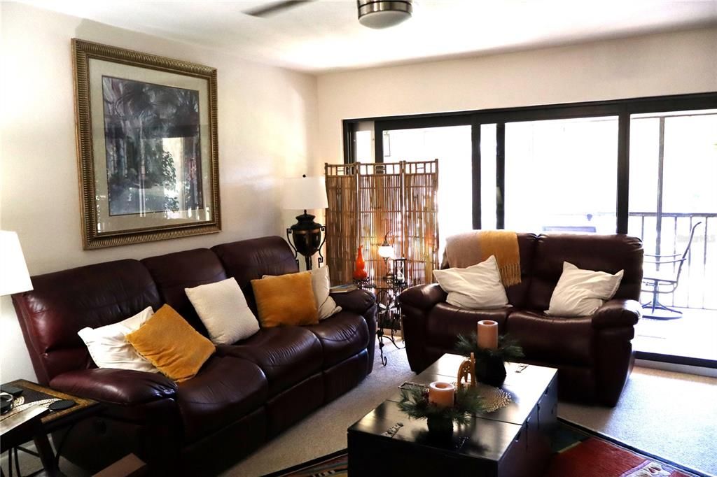 En Venta: $249,900 (2 camas, 2 baños, 1118 Pies cuadrados)