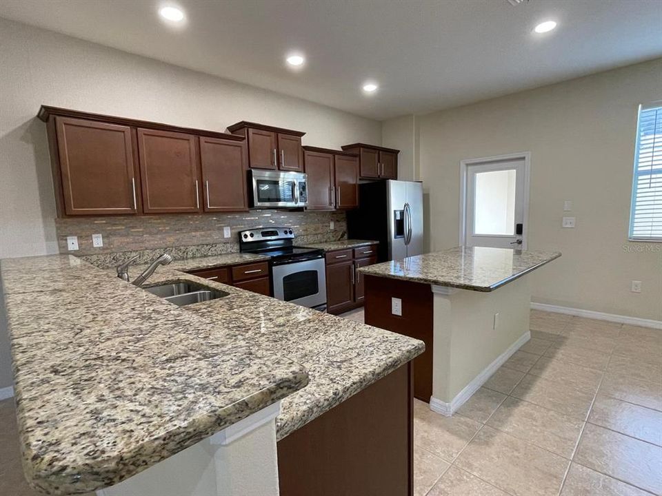 В аренду: $2,200 (3 спален, 2 ванн, 1700 Квадратных фут)