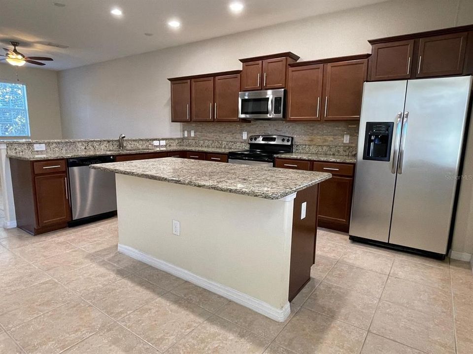 В аренду: $2,200 (3 спален, 2 ванн, 1700 Квадратных фут)