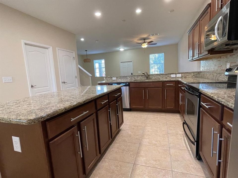 В аренду: $2,200 (3 спален, 2 ванн, 1700 Квадратных фут)