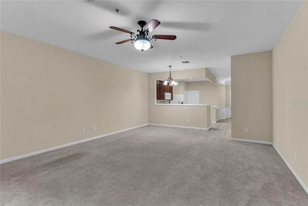 На продажу: $289,900 (3 спален, 2 ванн, 1682 Квадратных фут)