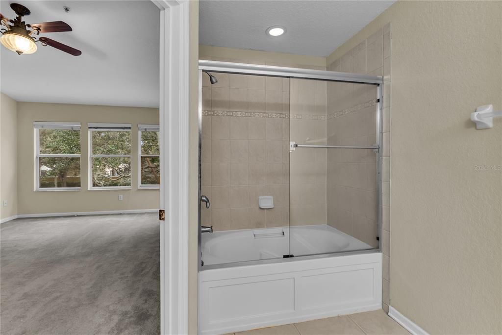 На продажу: $289,900 (3 спален, 2 ванн, 1682 Квадратных фут)