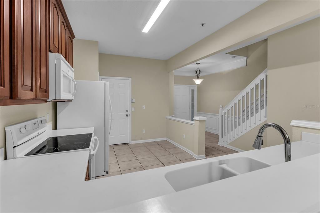 На продажу: $289,900 (3 спален, 2 ванн, 1682 Квадратных фут)