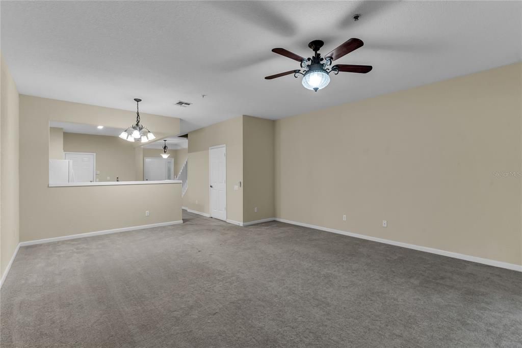 На продажу: $289,900 (3 спален, 2 ванн, 1682 Квадратных фут)