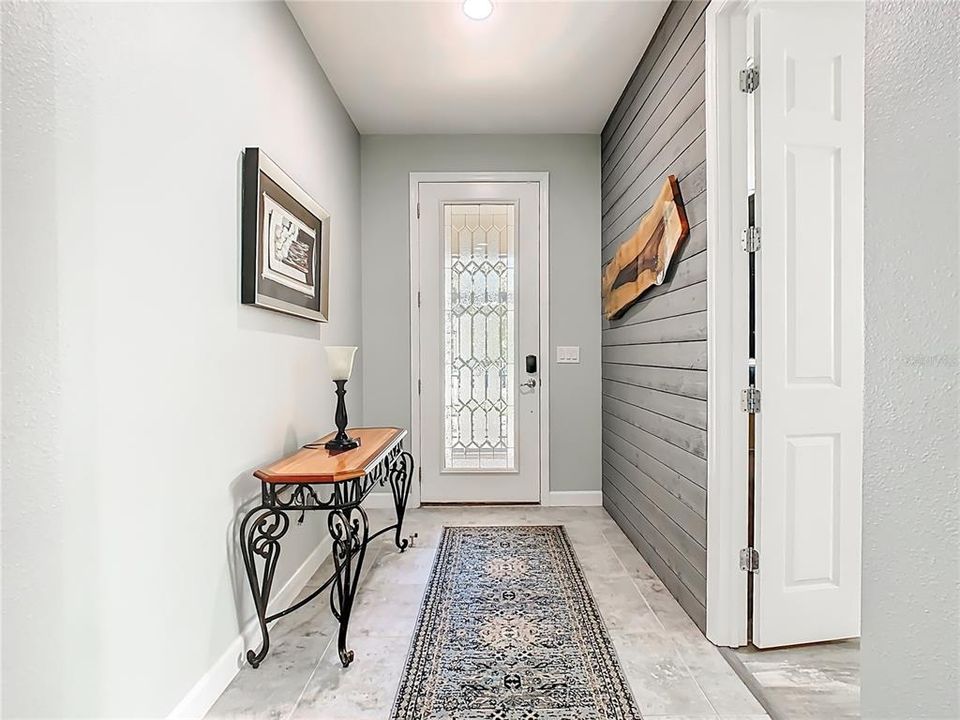 For Sale: $315,000 (2 beds, 2 baths, 1705 Square Feet)