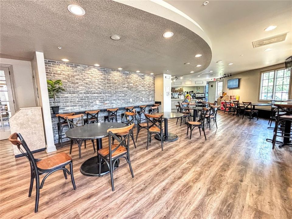 For Sale: $315,000 (2 beds, 2 baths, 1705 Square Feet)