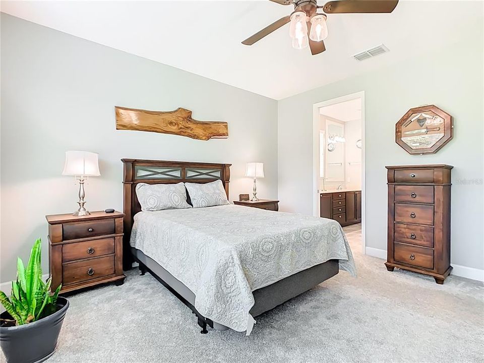 For Sale: $315,000 (2 beds, 2 baths, 1705 Square Feet)