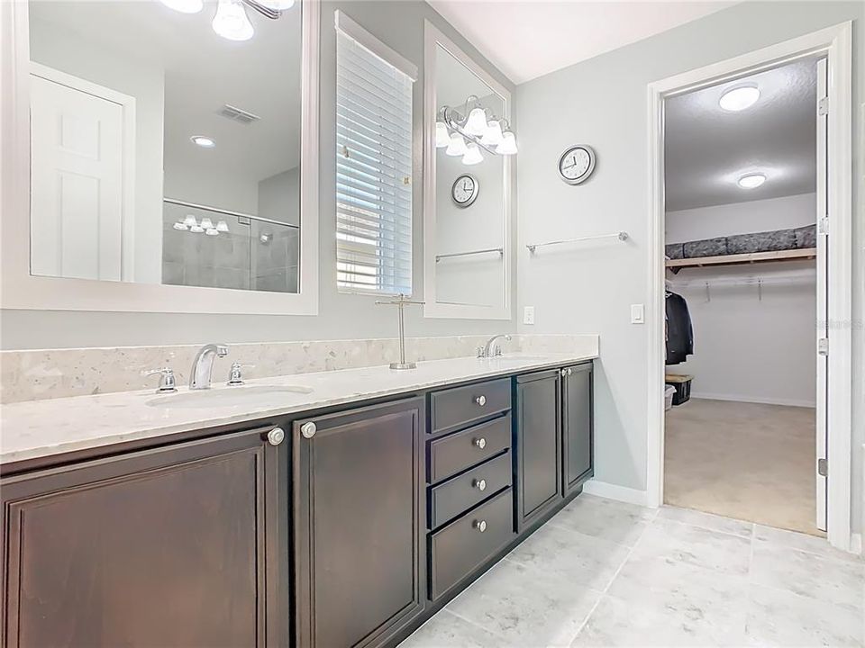 For Sale: $315,000 (2 beds, 2 baths, 1705 Square Feet)