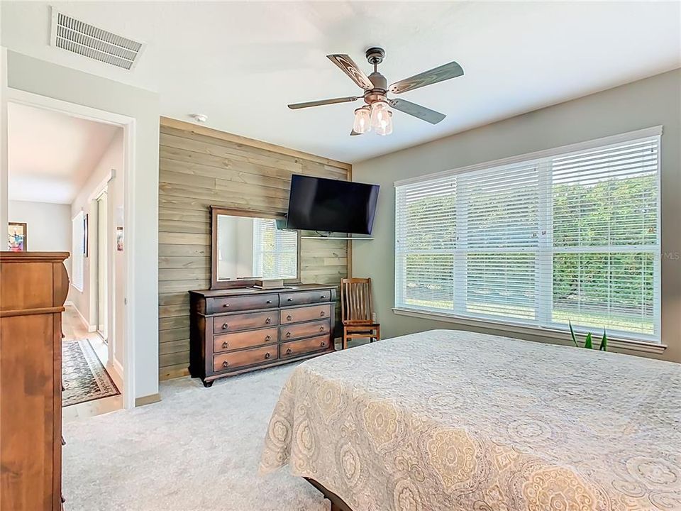 For Sale: $315,000 (2 beds, 2 baths, 1705 Square Feet)