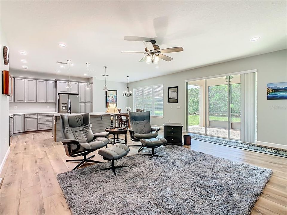 For Sale: $315,000 (2 beds, 2 baths, 1705 Square Feet)