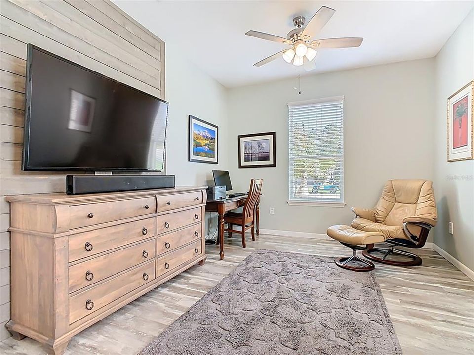 For Sale: $315,000 (2 beds, 2 baths, 1705 Square Feet)