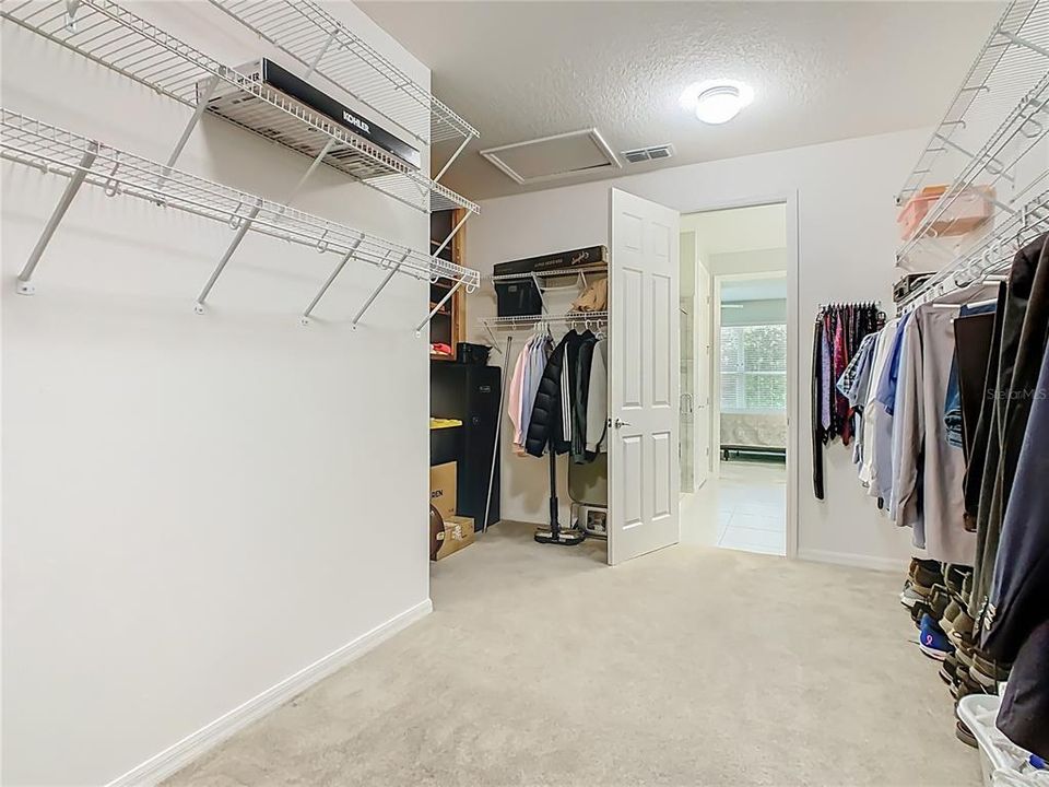 For Sale: $315,000 (2 beds, 2 baths, 1705 Square Feet)