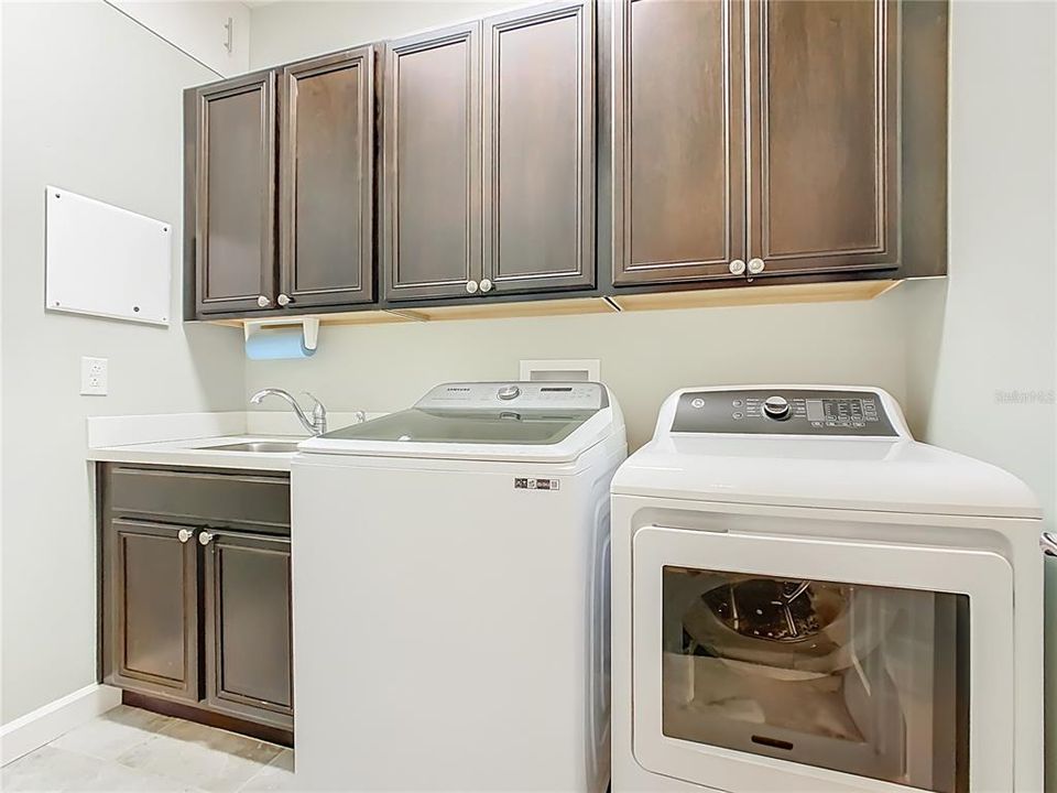 For Sale: $315,000 (2 beds, 2 baths, 1705 Square Feet)