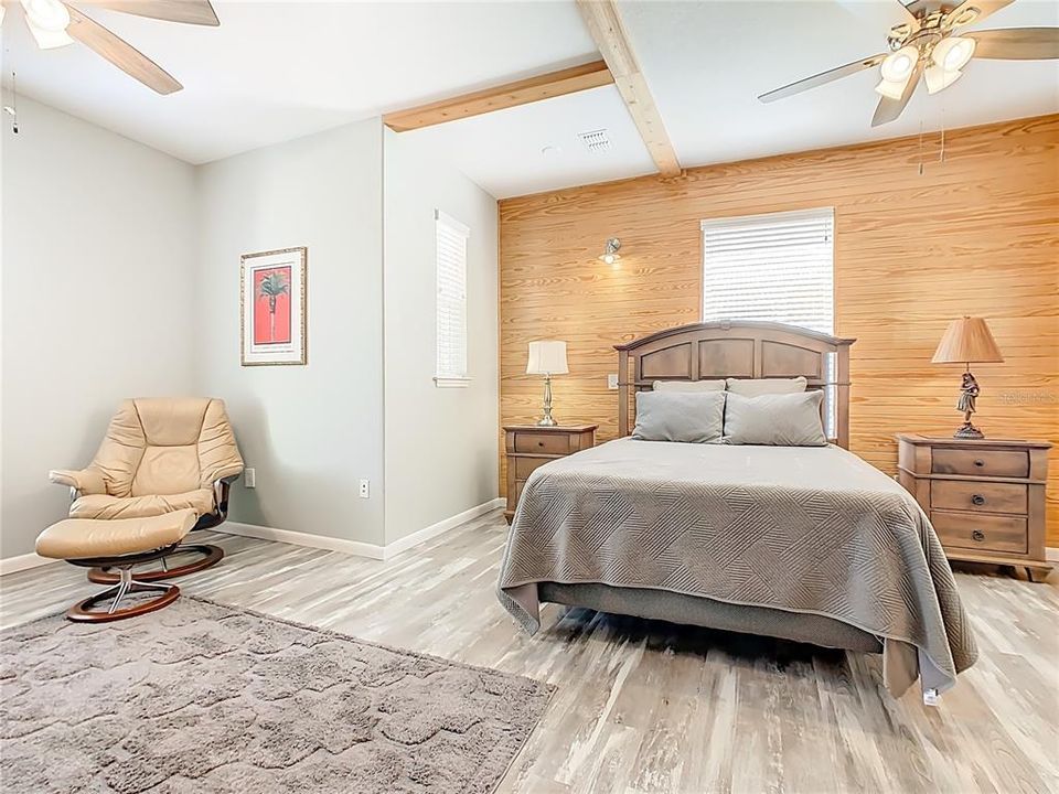 For Sale: $315,000 (2 beds, 2 baths, 1705 Square Feet)